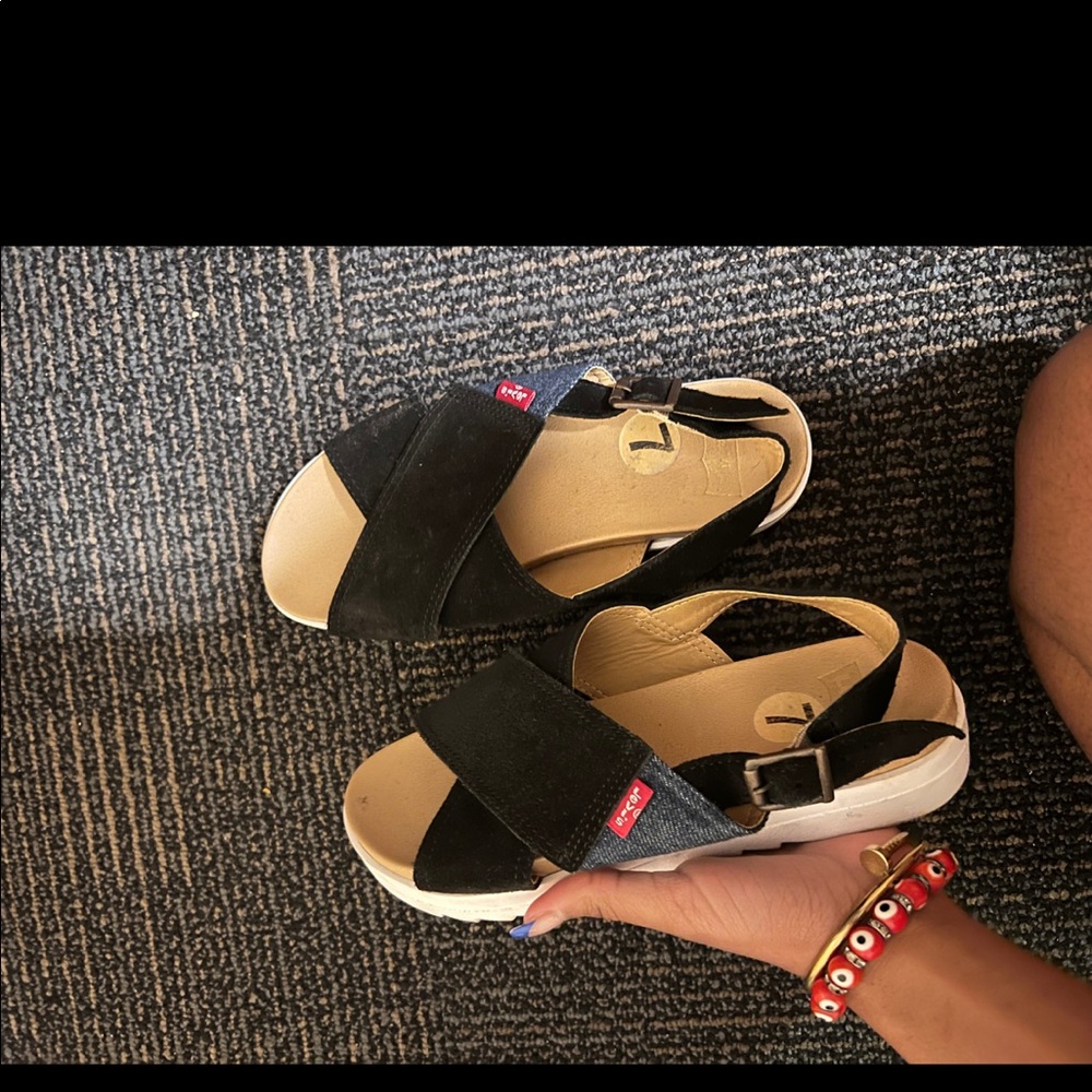Levi’s sandals